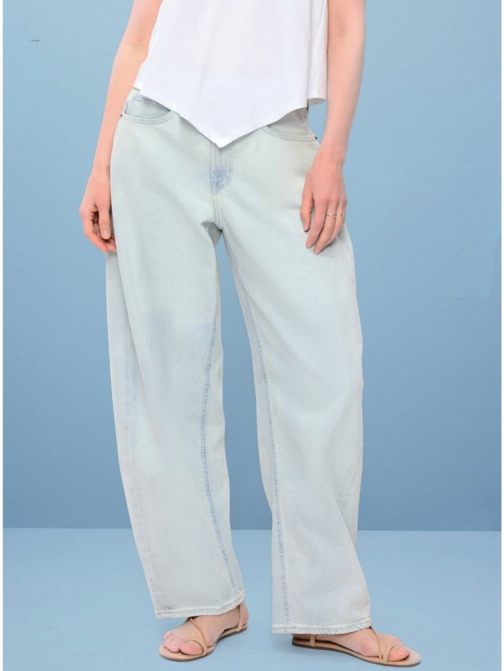 Old Navy High Rise Barrel Leg Jeans Light Wash Ankle Crop Size 6 Baggy Barre